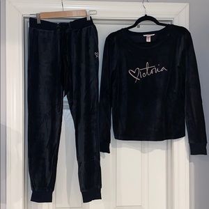 Victoria’s Secret matching set - joggers & sweater